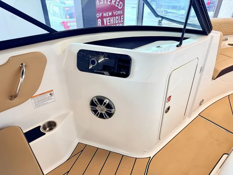 Slide: The Image of Sea Ray SDX 250 Surf 2025 - 24