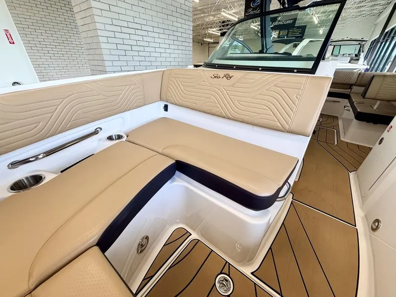 Slide: The Image of Sea Ray SDX 250 Surf 2025 - 40
