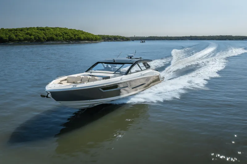 Slide: The Image of Cruisers 50 GLS 2025 - 2