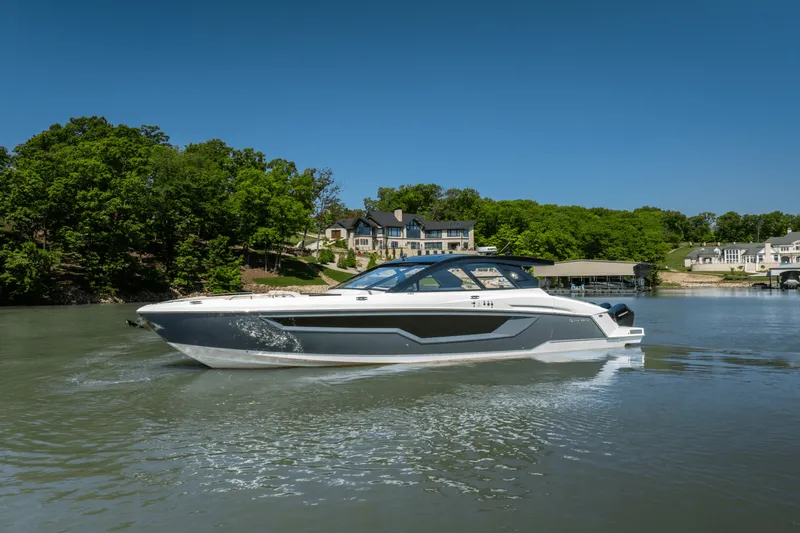 Slide: The Image of Cruisers 50 GLS 2025 - 5