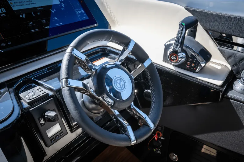 Slide: The Image of Cruisers 50 GLS Outboard 2025 - 32