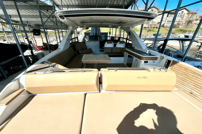 Slide: The Image of Sea Ray 400 SLX 2019 - 15