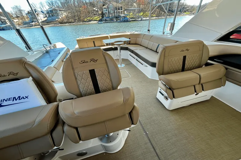 Slide: The Image of Sea Ray 400 SLX 2019 - 25