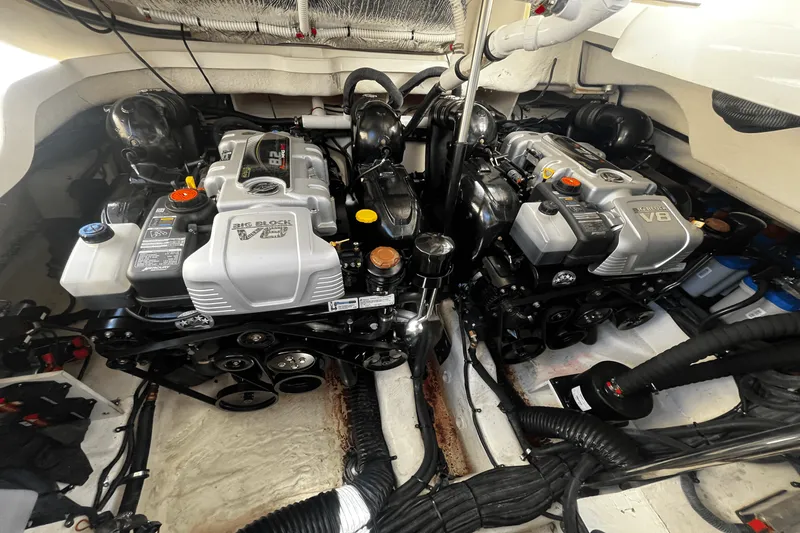 Slide: The Image of Sea Ray 400 SLX 2019 - 31