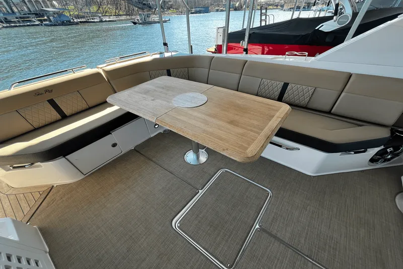 Slide: The Image of Sea Ray 400 SLX 2019 - 35