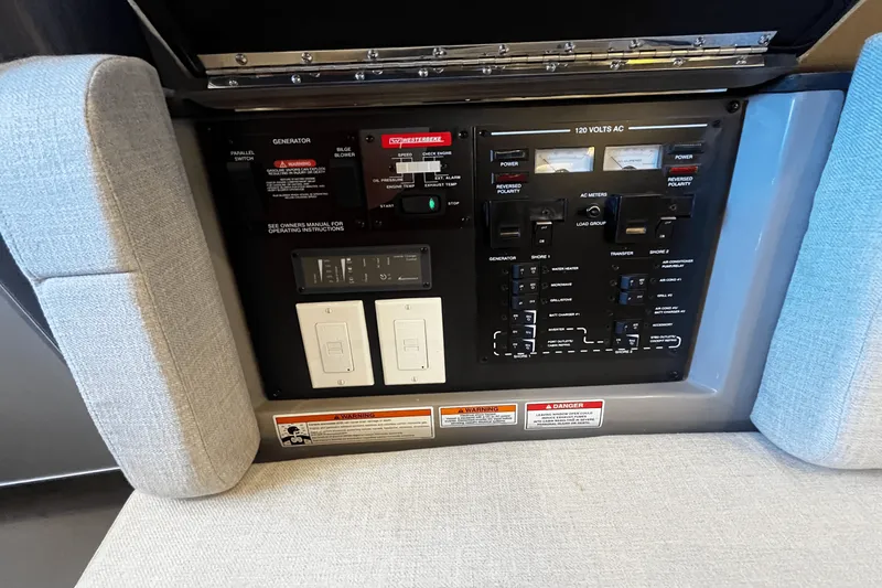 Slide: The Image of Sea Ray 400 SLX 2019 - 40