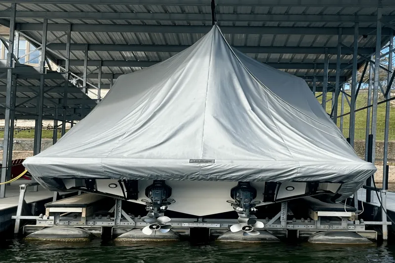 Slide: The Image of Sea Ray 400 SLX 2019 - 9