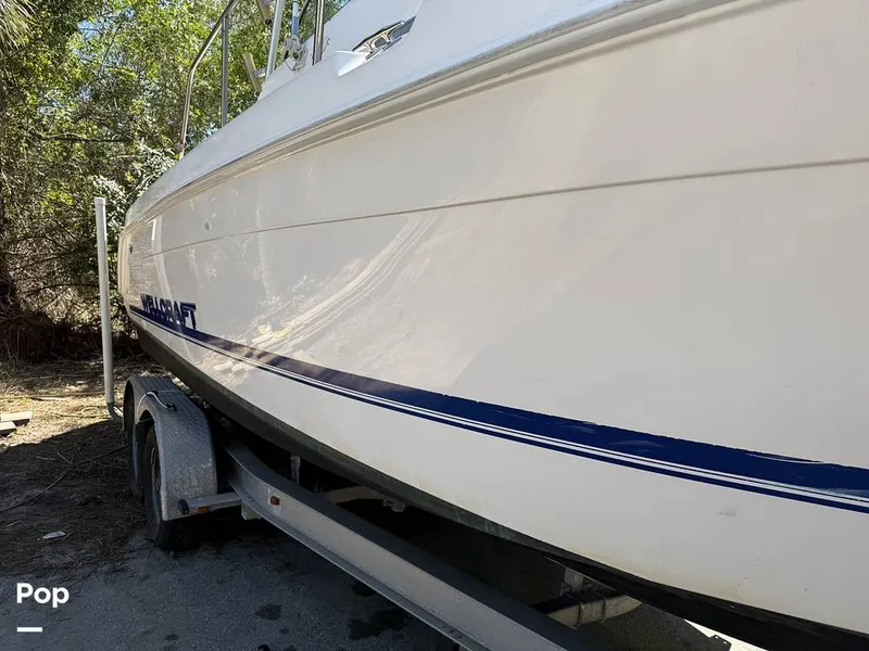 Slide: The Image of Normal wear and tear on the hull. - 16246004