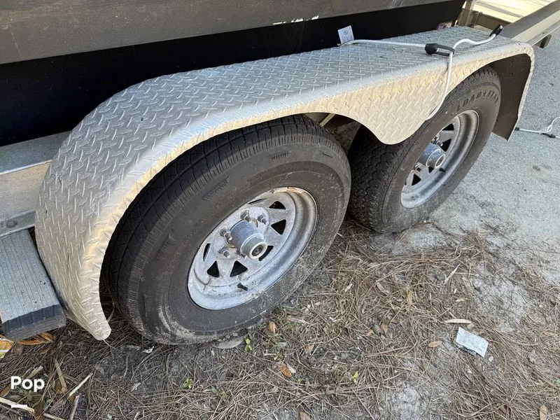 Slide: The Image of New tires. - 16246011