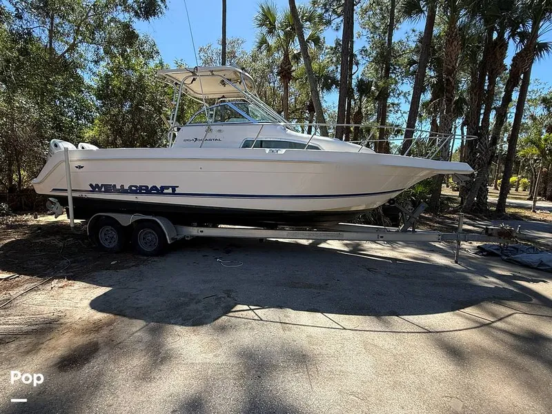 Slide: The Image of Solid. Runs like a much larger boat. - 16246288