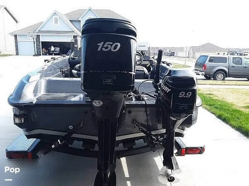 Slide: The Image of Triton 177 Explorer 2010 - 11258685