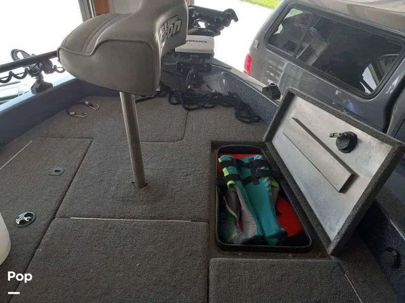 Slide: The Image of Triton 177 Explorer 2010 - 11258641