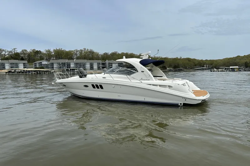 Slide: The Image of Sea Ray 38 Sundancer 2006 - 0