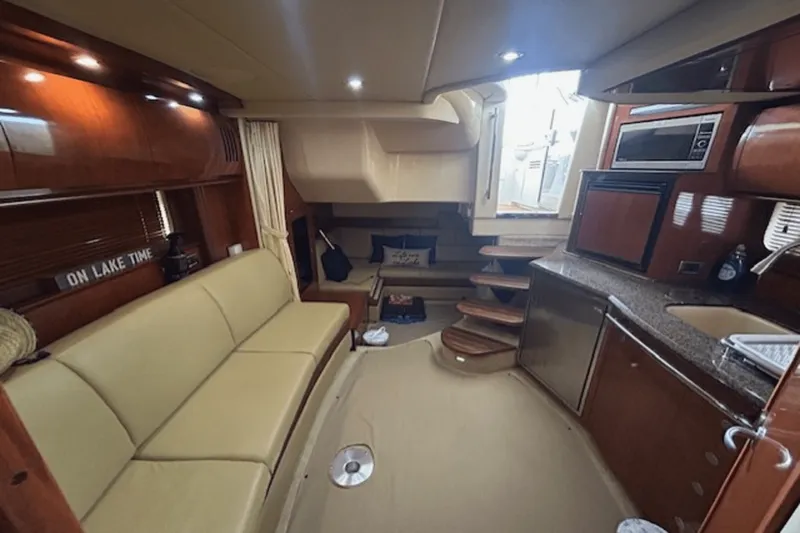 Slide: The Image of Sea Ray 38 Sundancer 2006 - 12