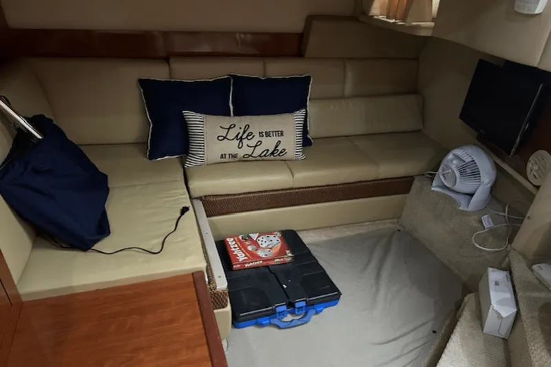 Slide: The Image of Sea Ray 38 Sundancer 2006 - 18