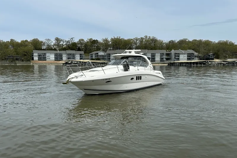 Slide: The Image of Sea Ray 38 Sundancer 2006 - 2