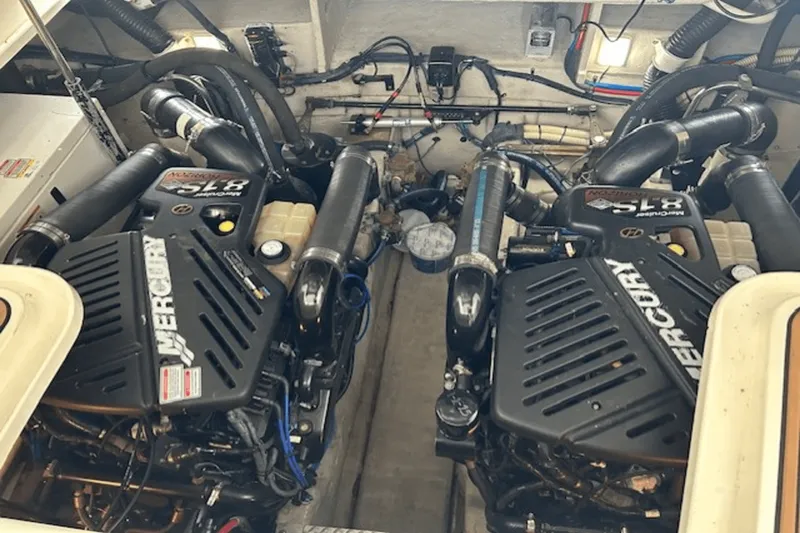 Slide: The Image of Sea Ray 38 Sundancer 2006 - 21