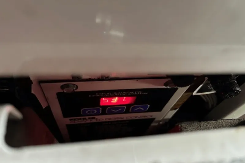 Slide: The Image of Sea Ray 38 Sundancer 2006 - 22