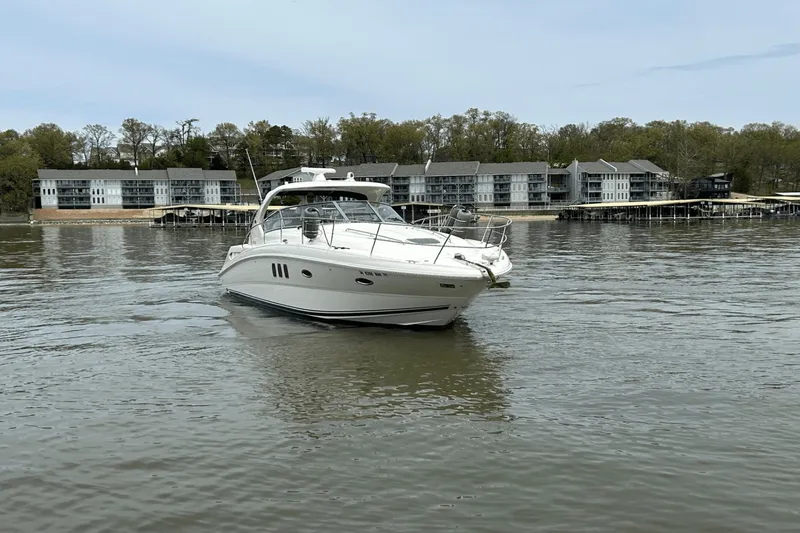 Slide: The Image of Sea Ray 38 Sundancer 2006 - 3