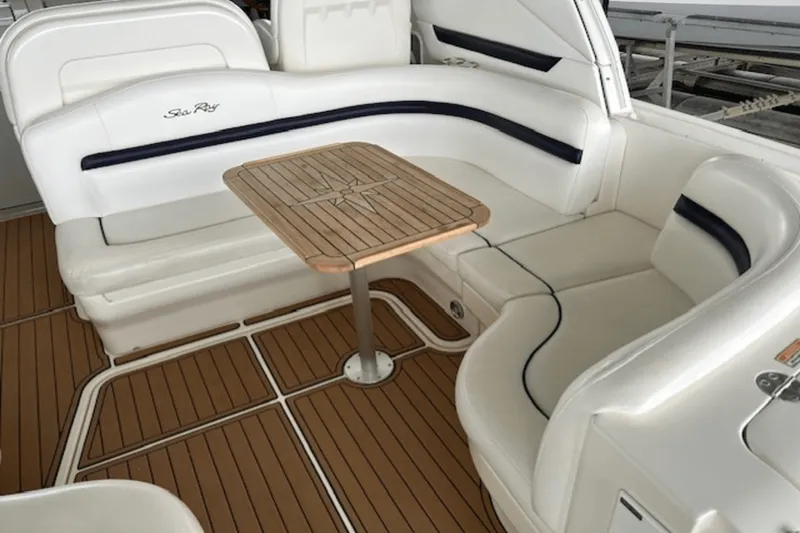 Slide: The Image of Sea Ray 38 Sundancer 2006 - 6