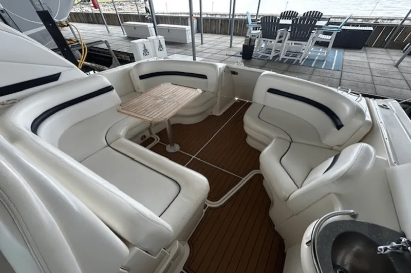 Slide: The Image of Sea Ray 38 Sundancer 2006 - 8