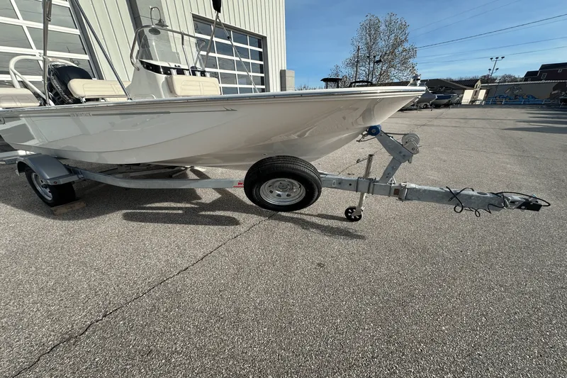 Slide: The Image of Boston Whaler 170 Montauk 2025 - 1