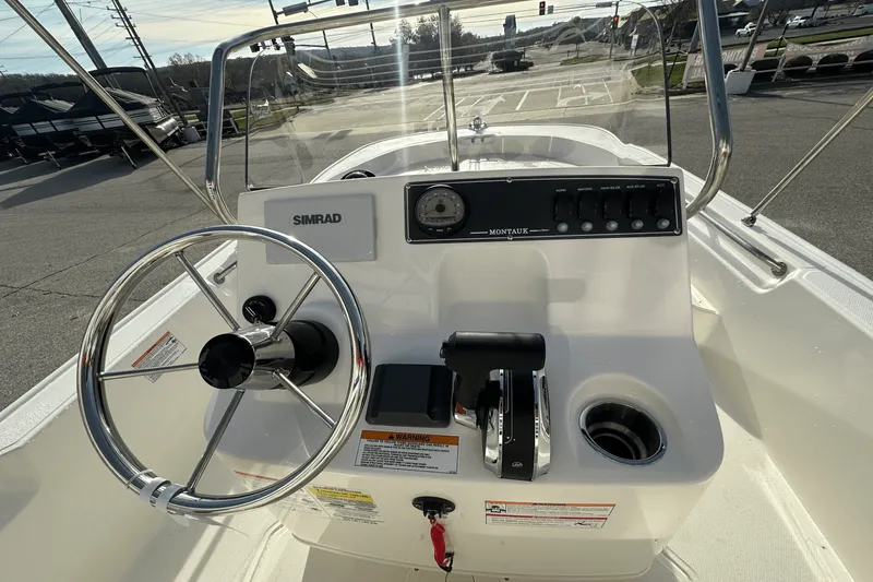Slide: The Image of Boston Whaler 170 Montauk 2025 - 2