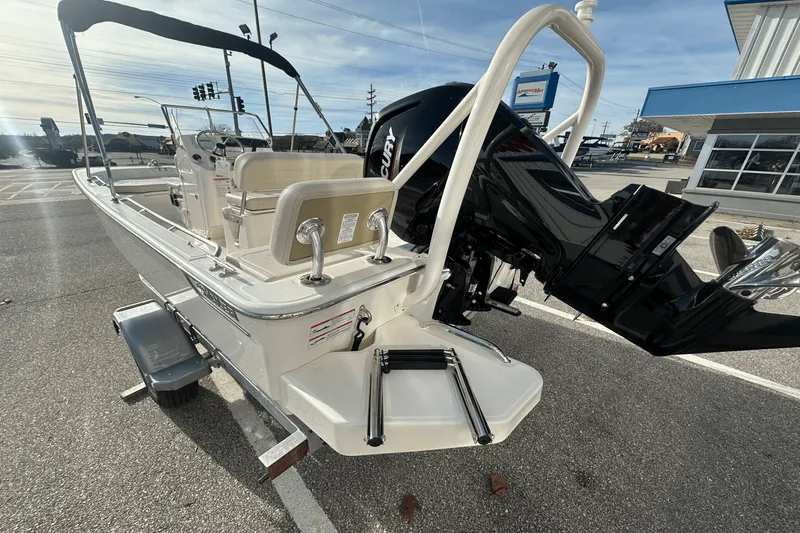 Slide: The Image of Boston Whaler 170 Montauk 2025 - 5