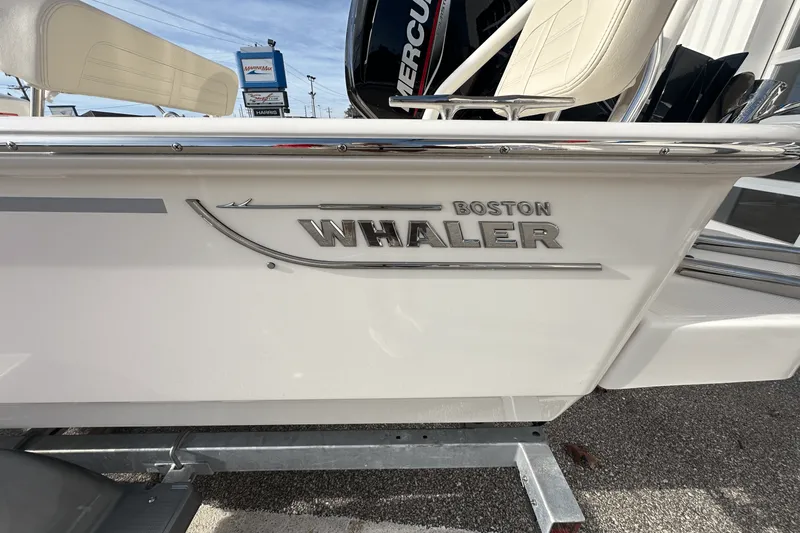 Slide: The Image of Boston Whaler 170 Montauk 2025 - 6