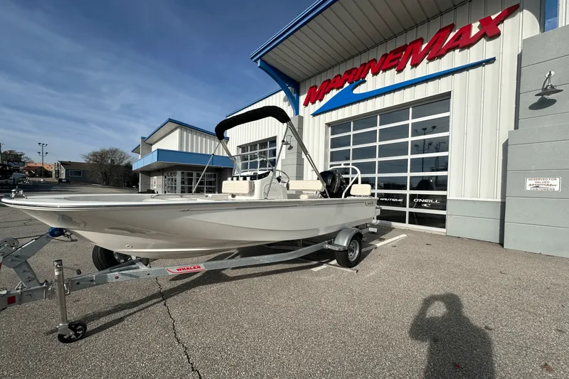 Slide: The Image of Boston Whaler 170 Montauk 2025 - 7