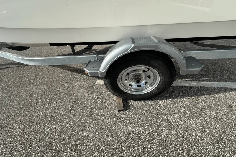 Slide: The Image of Boston Whaler 170 Montauk 2025 - 9