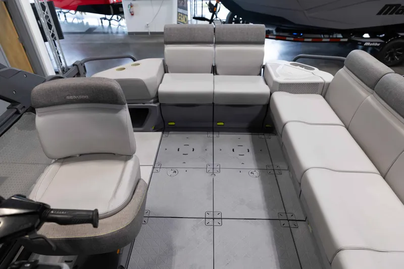 Slide: The Image of Seadoo Boats Switch Sport 2025 - 19