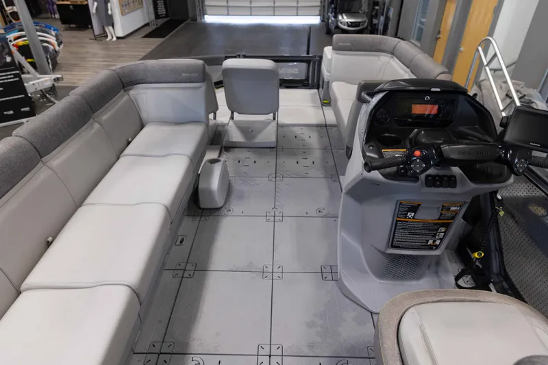Slide: The Image of Seadoo Boats Switch Sport 2025 - 18