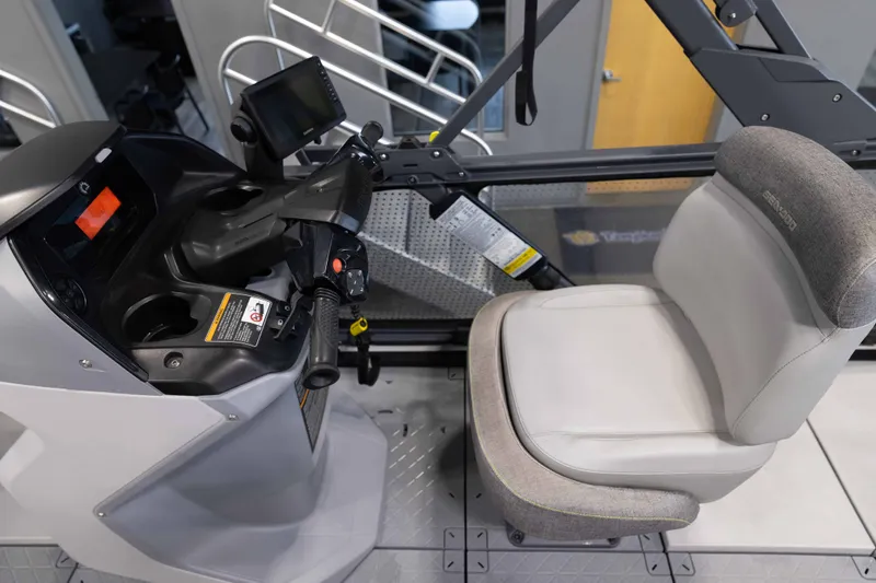 Slide: The Image of Seadoo Boats Switch Sport 2025 - 17