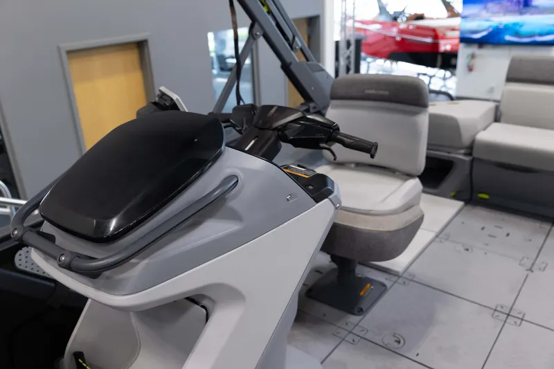 Slide: The Image of Seadoo Boats Switch Sport 2025 - 23