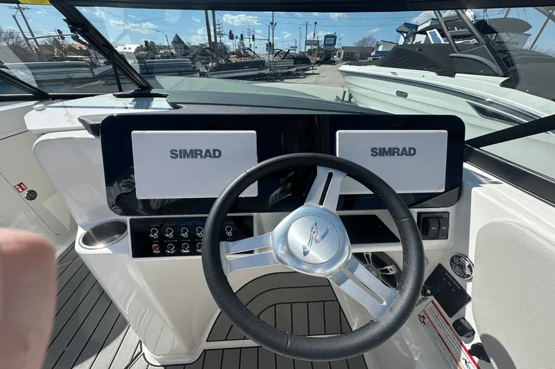 Slide: The Image of Sea Ray SDX 250 Surf 2025 - 15