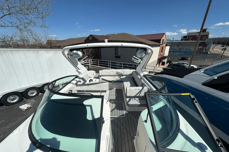 Slide: The Image of Sea Ray SDX 250 Surf 2025 - 25