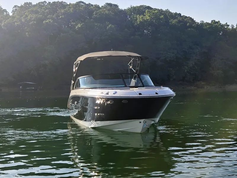 Slide: The Image of Sea Ray 250 SDX 2025 - 45