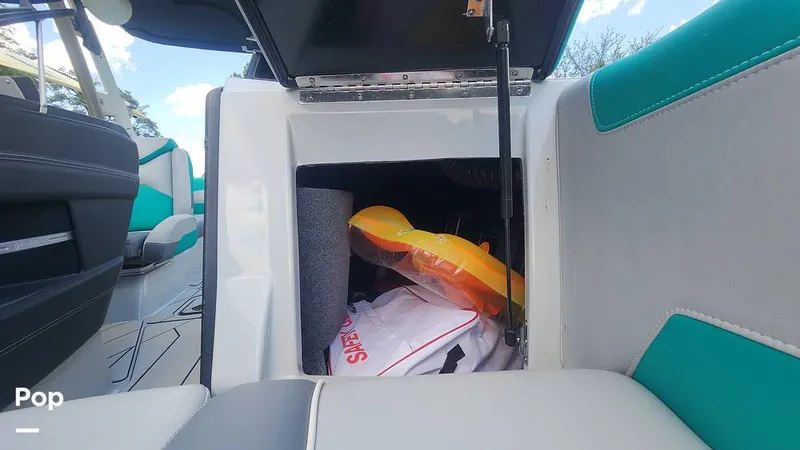 Slide: The Image of Malibu 22 LSV 2020 - 11305580