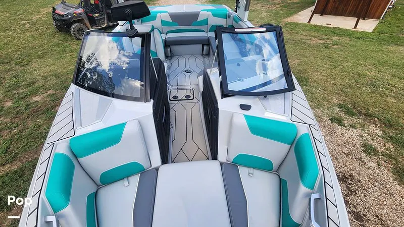 Slide: The Image of Malibu 22 LSV 2020 - 11305584