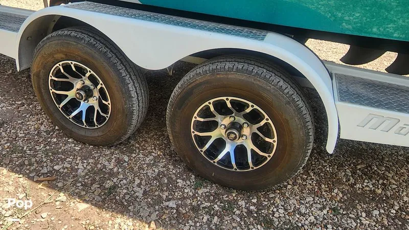 Slide: The Image of Malibu 22 LSV 2020 - 11305211