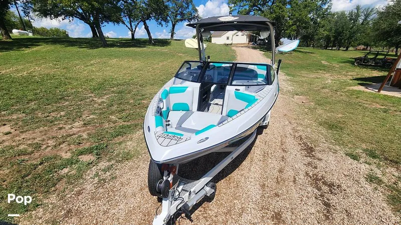 Slide: The Image of Malibu 22 LSV 2020 - 11305273