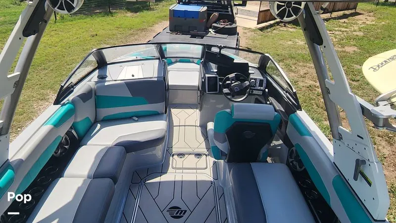 Slide: The Image of Malibu 22 LSV 2020 - 11305353