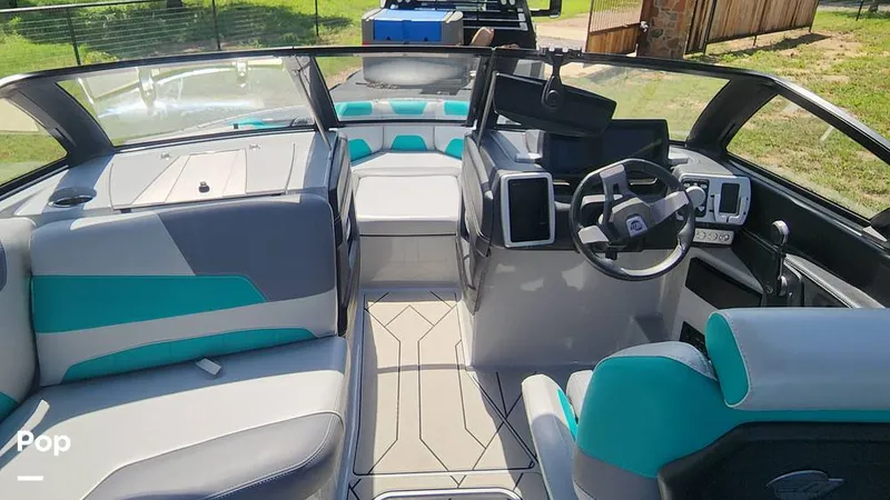 Slide: The Image of Malibu 22 LSV 2020 - 11305357