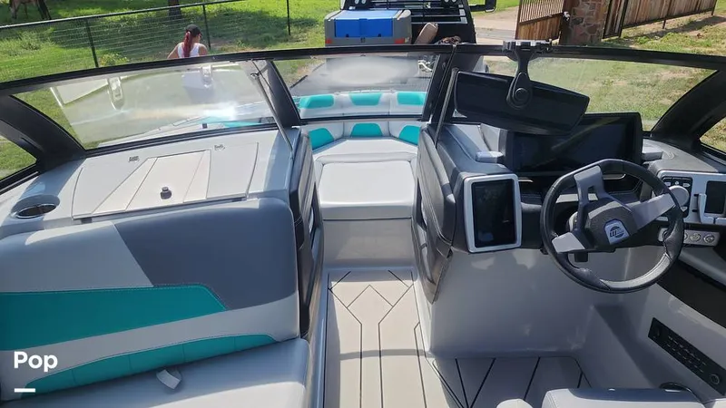 Slide: The Image of Windshield - Walk Through - 11305376