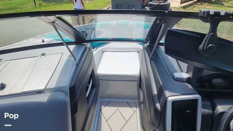 Slide: The Image of Windshield - Walk Through - 11305380