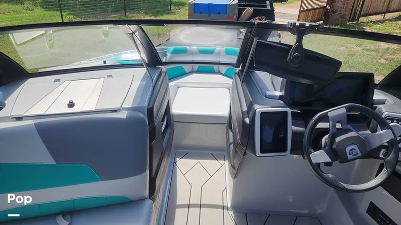 Slide: The Image of Malibu 22 LSV 2020 - 11305384