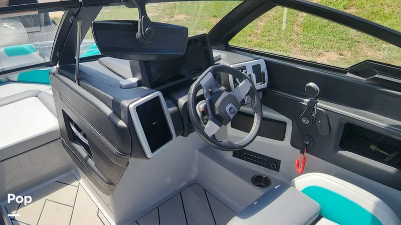 Slide: The Image of Malibu 22 LSV 2020 - 11305388