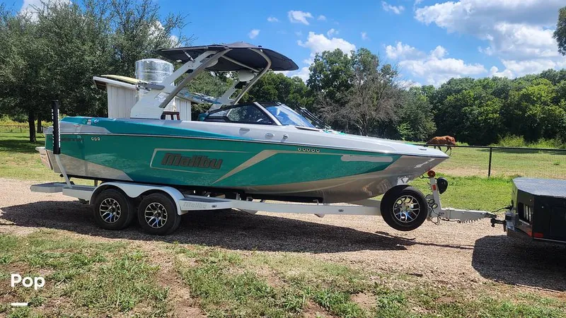 Slide: The Image of Malibu 22 LSV 2020 - 11305599