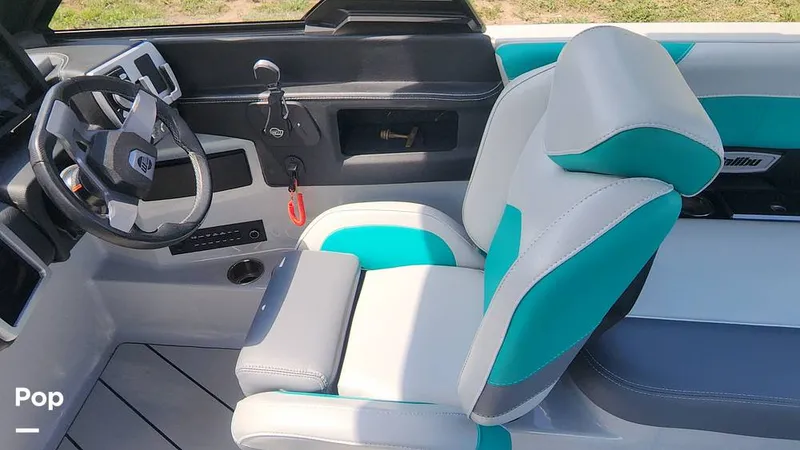 Slide: The Image of Malibu 22 LSV 2020 - 11305391